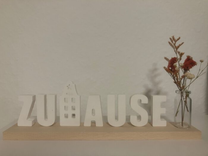 Zuhause – Handgefertigter Schriftzug